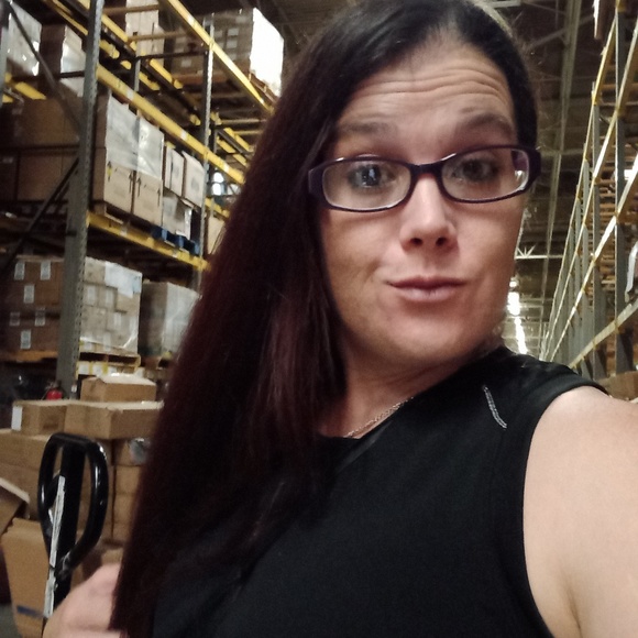 Meet your Posher, Cassandra - Picture 1 of 1